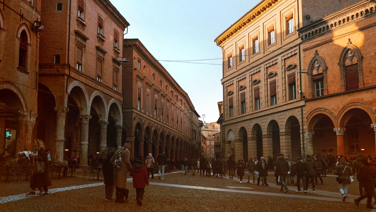 Pros and cons of living in Bologna, Italy